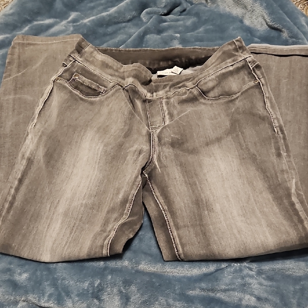 LOW $4.99 SHIPPING. Tribal Women's Straight Leg Jeans in Gray Wash.  Stretchy.